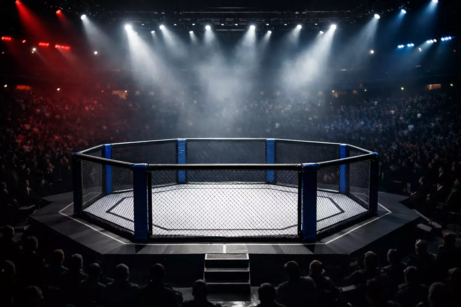 Octogone UFC avec éclairage dramatique lors d'un événement de MMA
